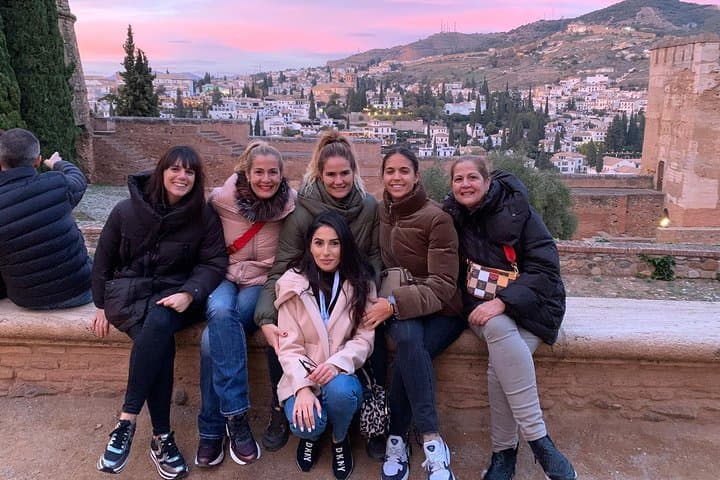 Full Alhambra tour with preferential access (SPANISH language)
