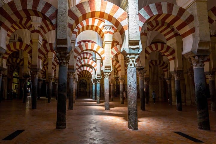 Guided Tour of Monumental Cordoba: Jewish Quarter, Alcazar and Mosque