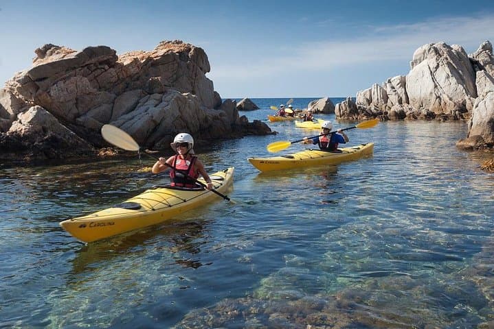 Barcelona: Costa Brava Snorkeling and Kayaking Group with Lunch