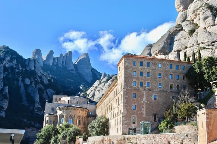 Montserrat Premium Private Day Tour with Cable Car Ride