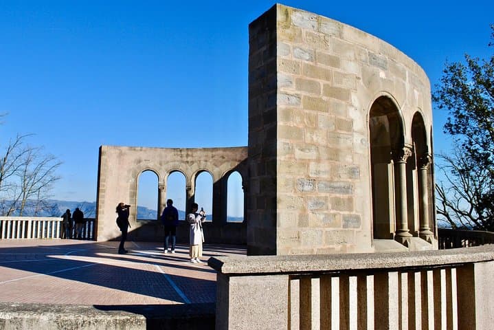 Montserrat Premium Private Day Tour with Cable Car Ride