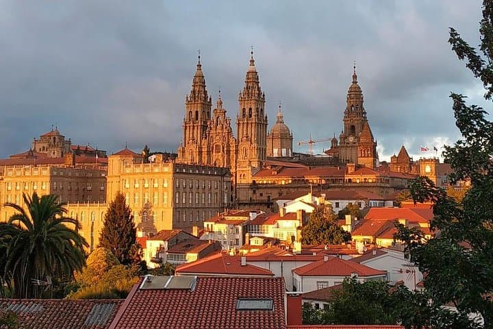"Camino de Santiago": PORTUGUESE WAY. Private Walking Tour from Tui
