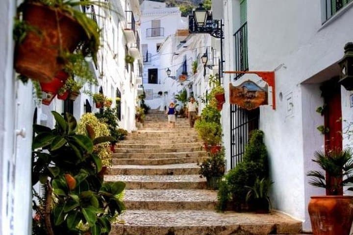 Private tour from Motril to Nerja, Frigiliana and Nerja caves