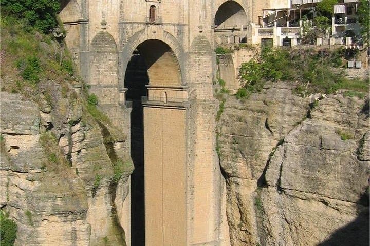 Private shore excursion and tour from Cadiz to ronda and Arcos
