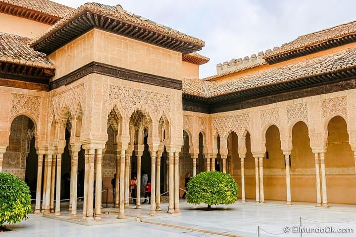 Private Day Tour of Granada and Alhambra Palace from Cordoba