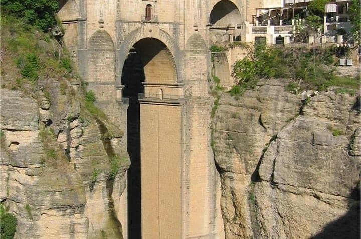 Private Tour to Ronda and white village of Setenil from Cordoba