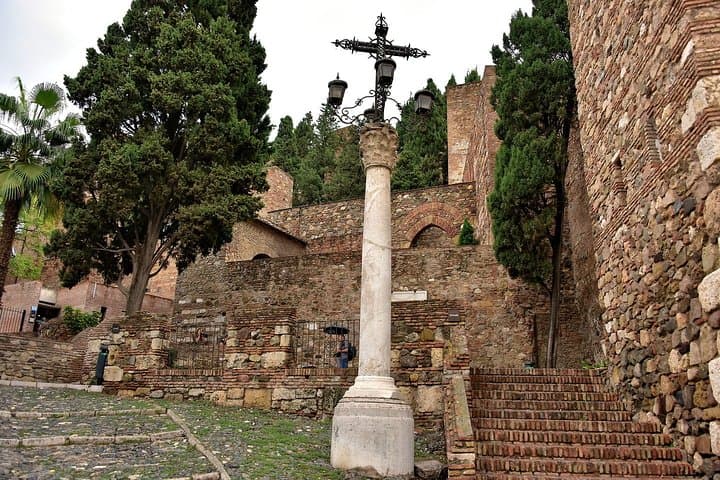 Guided visit to the Roman Theater and Alcazaba in Malaga