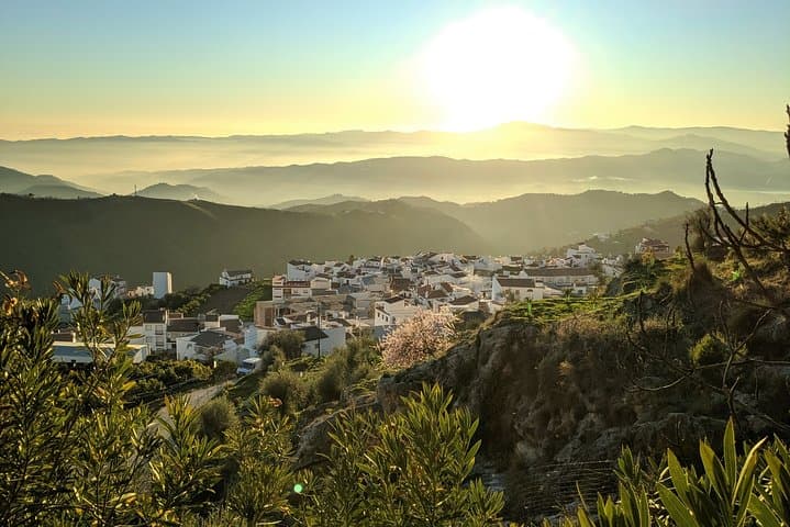 Garganta El Saltillo hike by MALAGA ACTIVA TOURS.