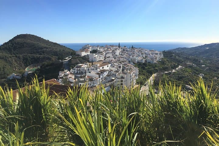Frigiliana hike by MALAGA ACTIVA TOURS.