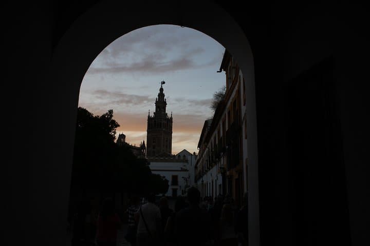 Seville Evening Historical Tour with Haunted History