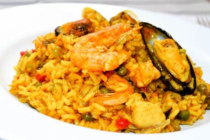 Paella with 1 lt of Sangria at Restaurante America