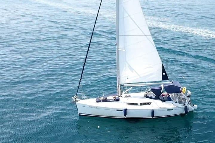 6 Hours private boat cruise from Barcelona. Snorkel and sun