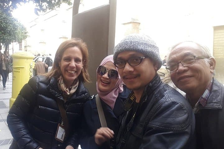 Visit Cathedral Mosque with official guide. Small groups