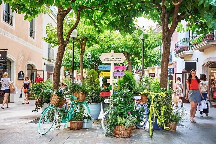Private Tour to Barcelona + La Roca Village