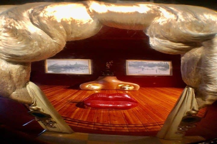 Private Tour to Dalí Museum + Girona