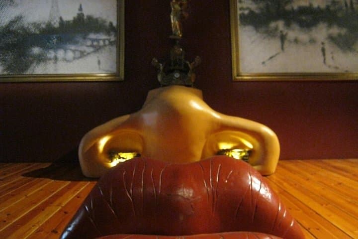 Private Tour to Dalí Museum + Girona