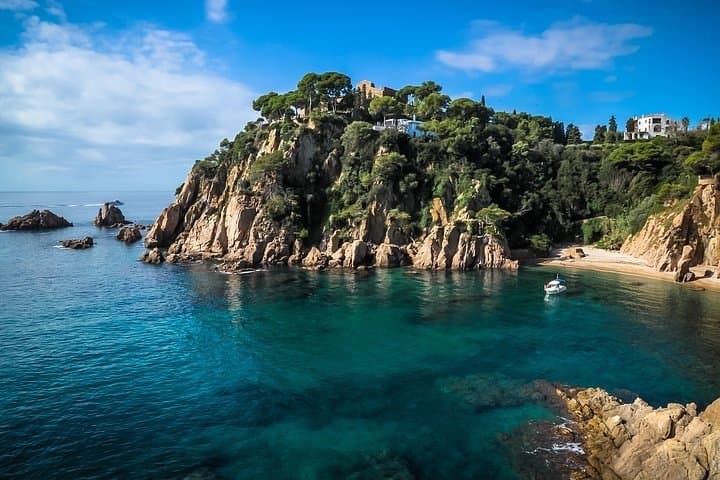 Private Tour to Girona + Costa Brava (Tossa de Mar)