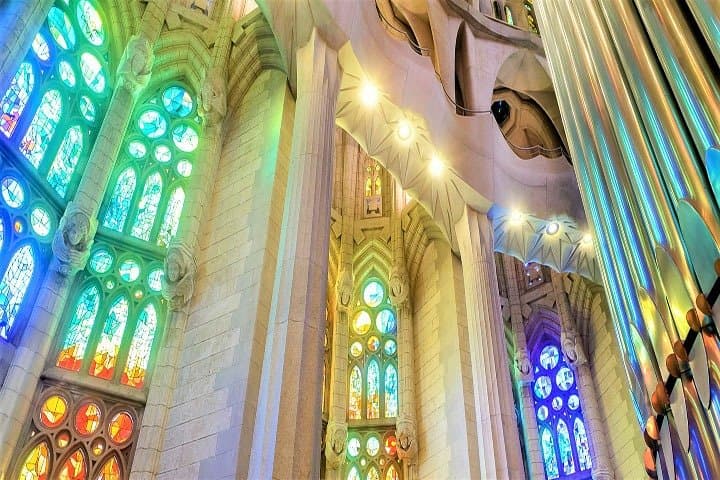 Private Tour to Barcelona + Sitges
