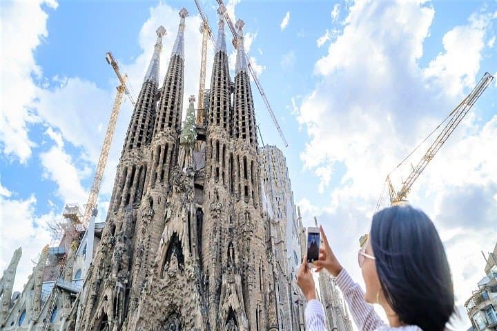 Private Tour to Barcelona + Sitges