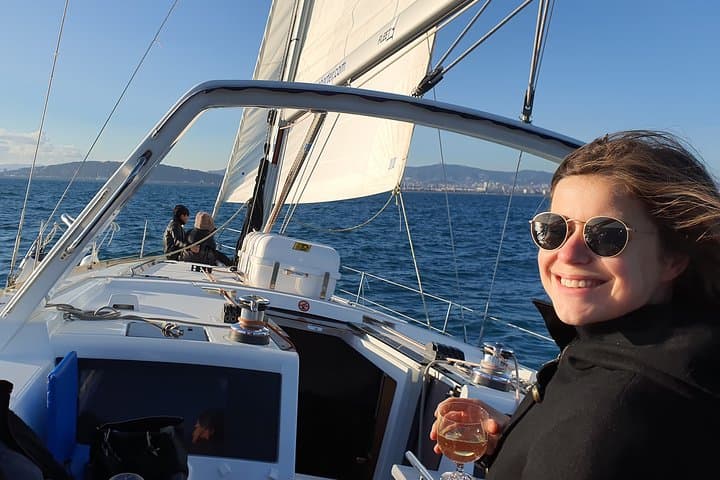Luxury Private Sunset Cruise in Barcelona – Open Bar Included