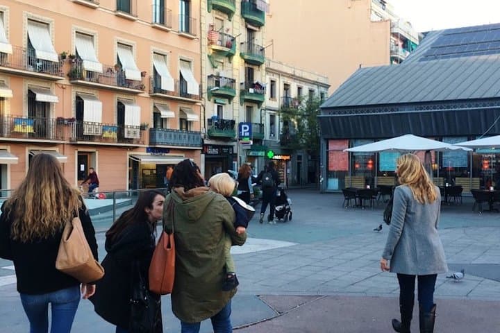 Picasso in Barcelona Max 6 People Walk El Born and Picasso Museum