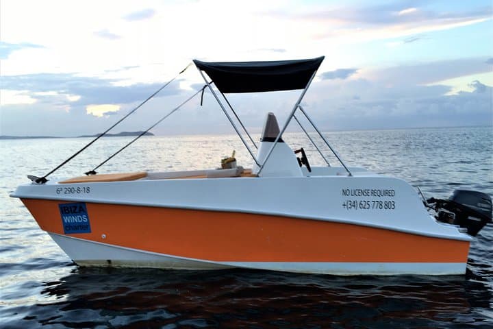 Adventurecat Half day tour - Boat Rental - No license required.