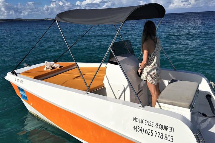 Adventurecat Half day tour - Boat Rental - No license required.