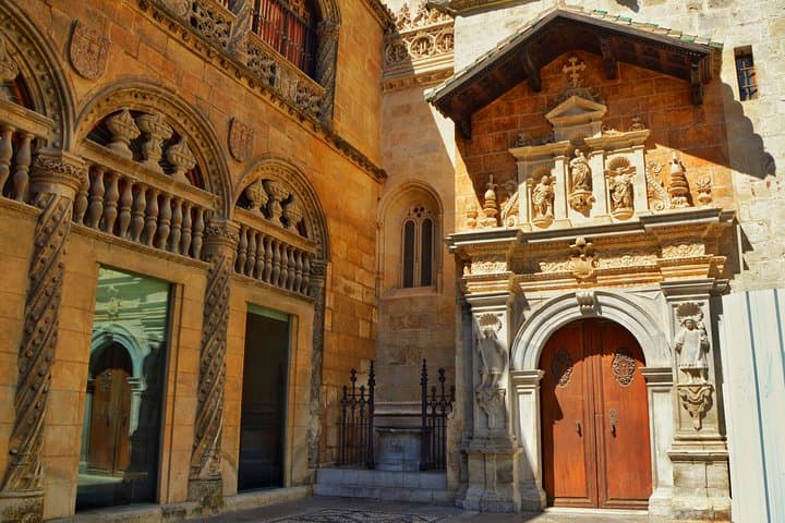 Granada Essential : Private Tour Albaicín and Centro + Oil Tasting