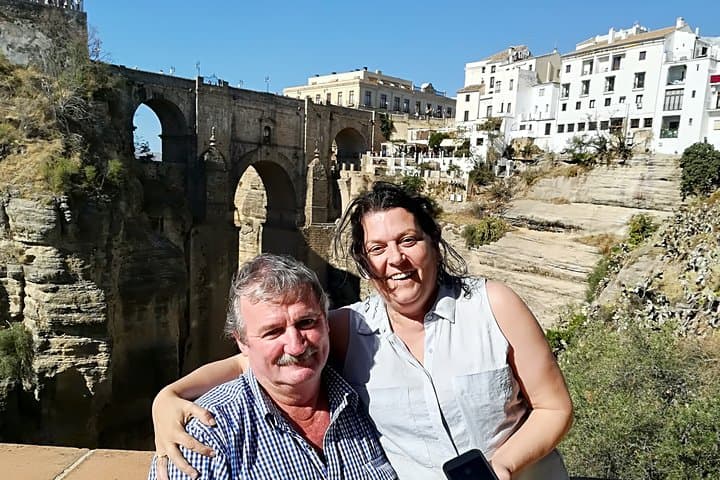 Granada Private Transfer to Seville with a Visit to Ronda