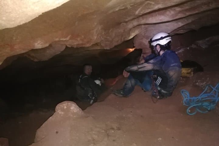 Caving in Granada: Cogollos cave