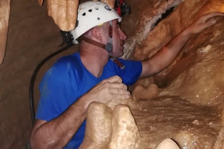 Caving in Granada: Cogollos cave