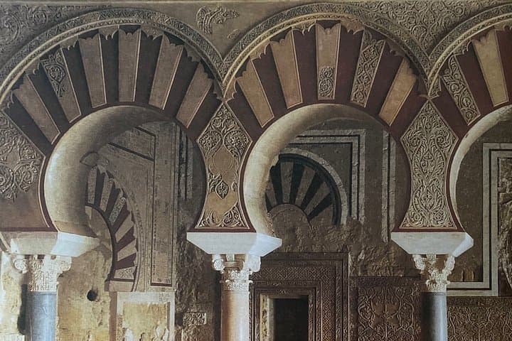 Guided tour of Medina Azahara with bus