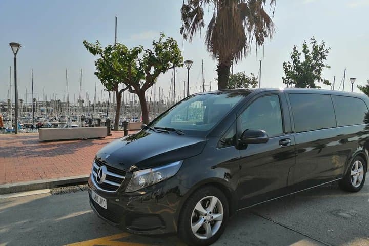 Private Transfer from Barcelona to the Port (or vice versa)