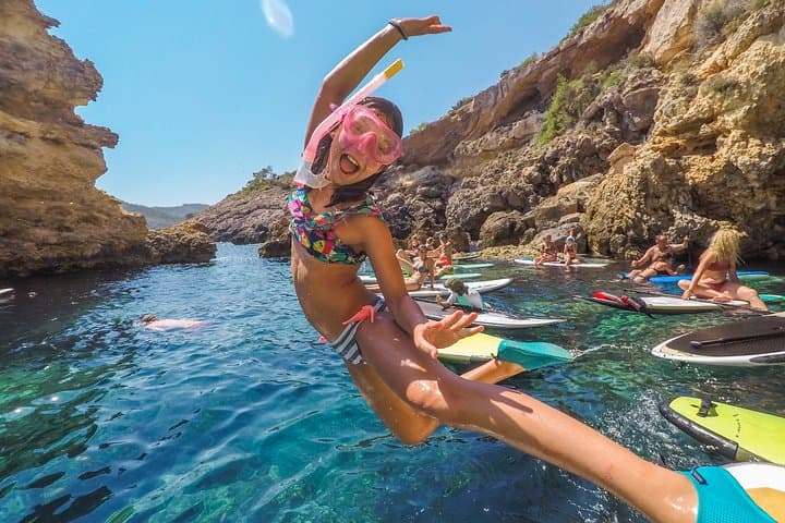 Discover the best corners of the island in paddle surf