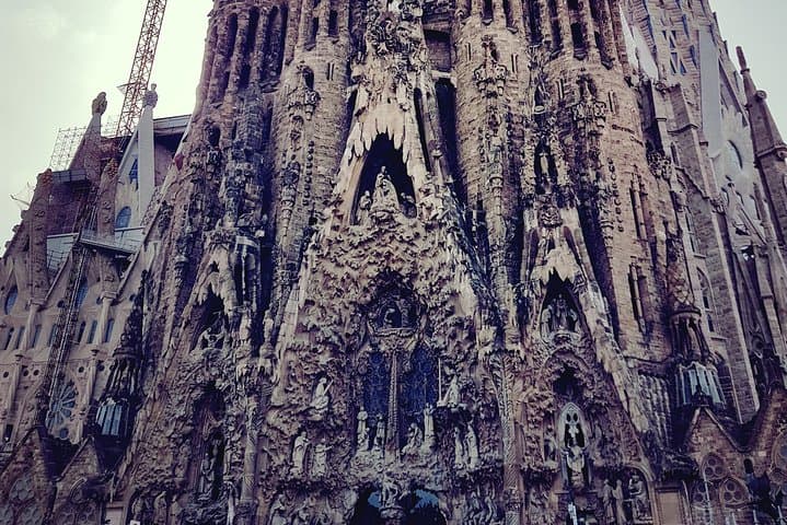 Private complete Gaudi experience in Barcelona (2 days) with hotel pick up