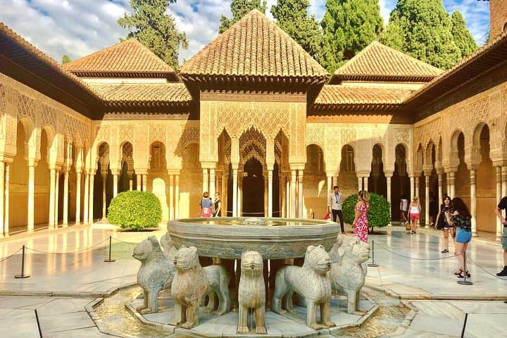 Alhambra Private Tour with Pick Up Service and Tickets