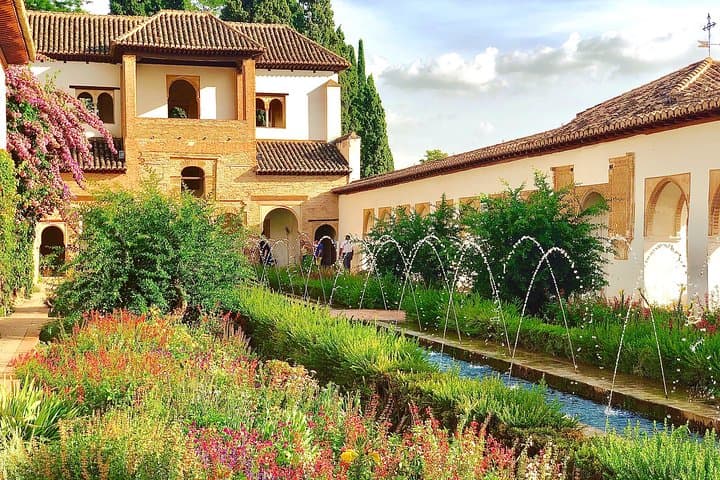 Alhambra Private Tour with Pick Up Service and Tickets