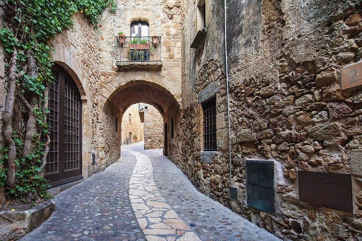 Private Tour: Get into one of the oldest medieval cities in Europe – Girona