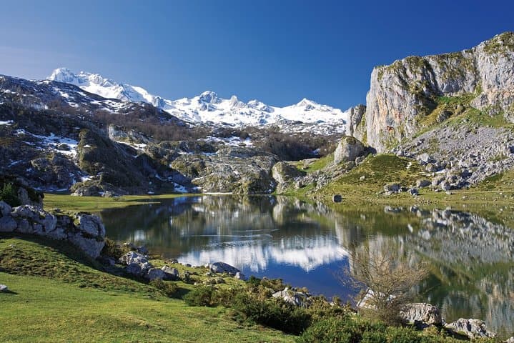 Excursion to the Picos de Europa Lakes of Covadonga and Sanctuary