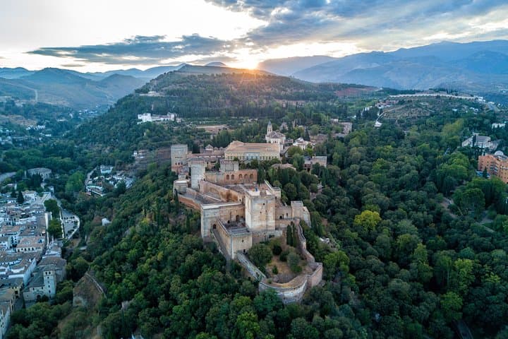 Granada full day: La alhambra completa + el Albaicin y Sacromonte