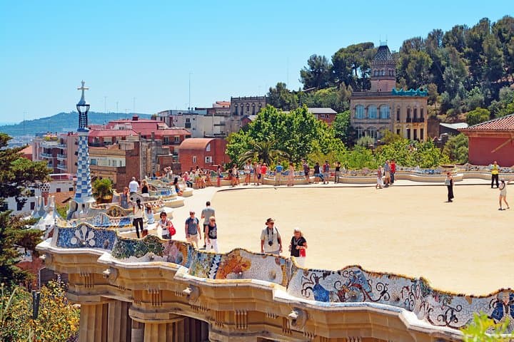 Barcelona: Park Guell Guided Tour with Skip the Line Ticket