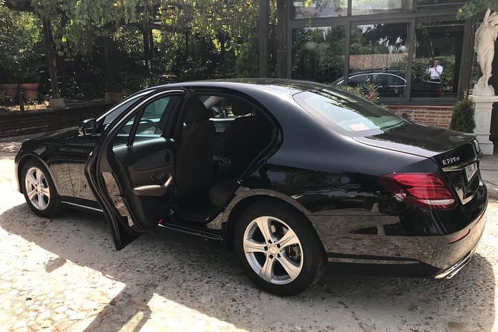 Transfer to Barajas Airport from Madrid