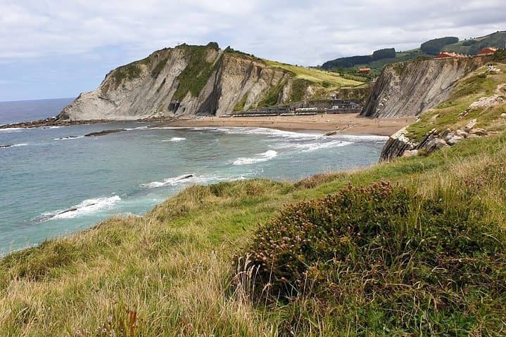 Private Cliffs, Grilled Fish & Txakoli Wine Experience