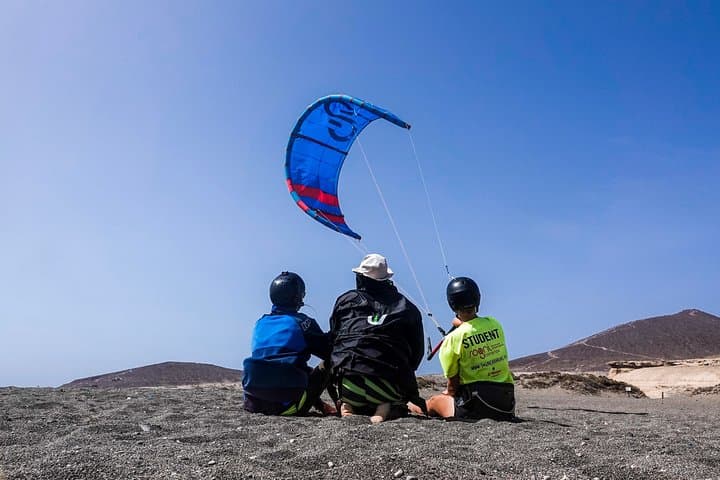 4-Day Private Kitesurfing Lessons for Beginners in Tenerife