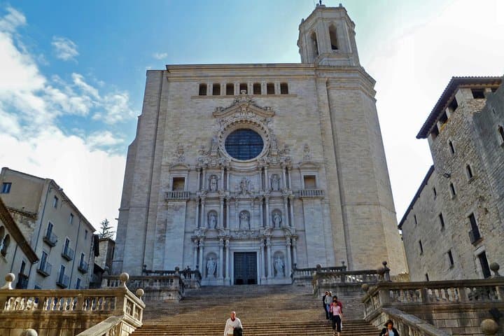 Private tour to Girona and Sitges from Barcelona