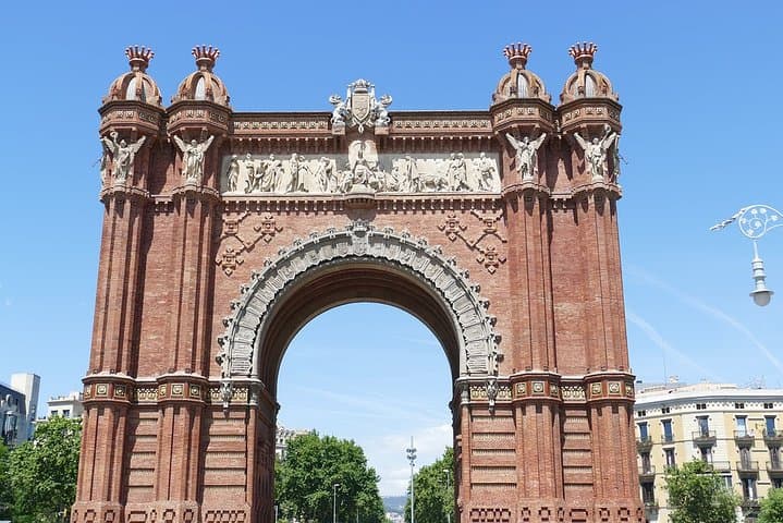 Private tours in Madrid, Zaragoza and Barcelona with transportation included