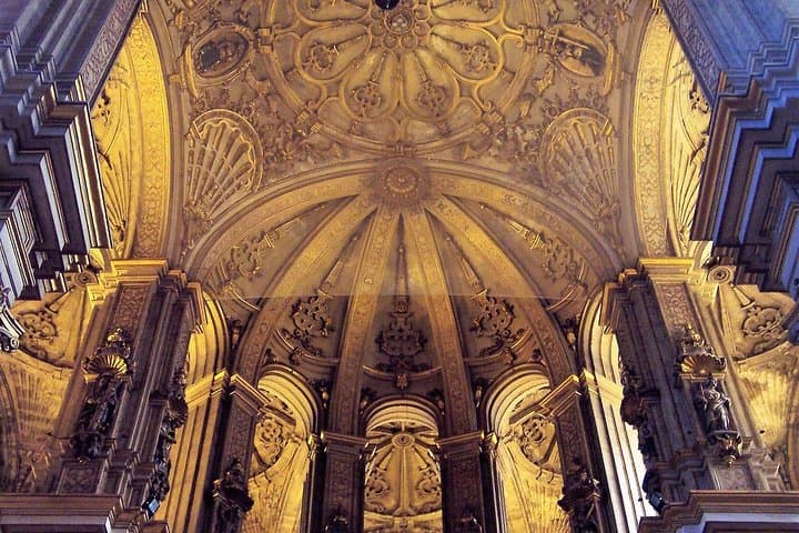 Private 4-hour Walking Tour of Malaga with entrance to the Cathedral