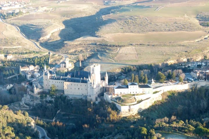 Hot Air Balloon Ride in Segovia with Toast, Picnic and Video