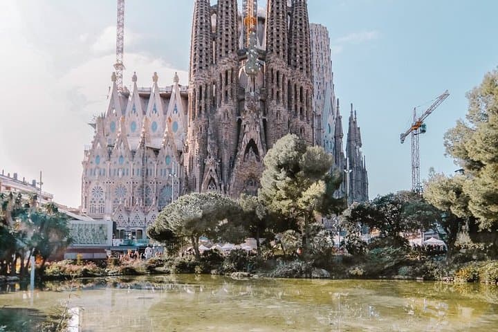 Barcelona Private Tour: Discover Highlights and Hidden Gems