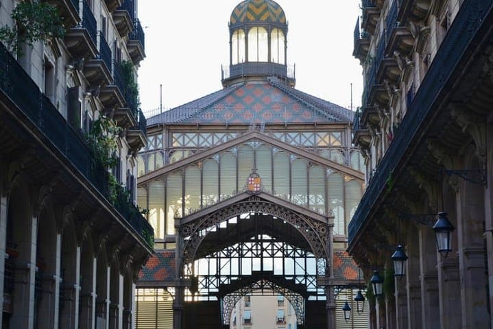 Barcelona City Kickstart: Private Tour